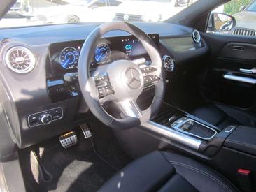 Mercedes EQA 300 4MATIC — photo 8