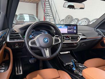 BMW iX3 — photo 5