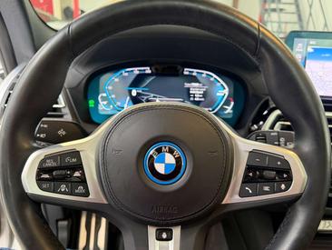 BMW iX3 — photo 18