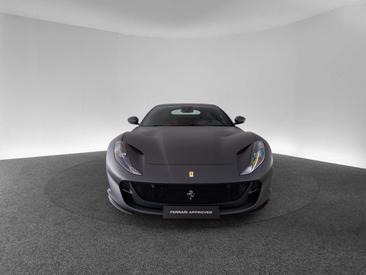Ferrari 812 Superfast — photo 2