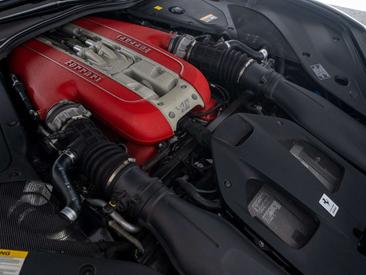 Ferrari 812 Superfast — photo 17