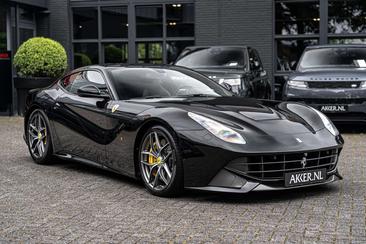 Ferrari F12 Berlinetta — photo 19