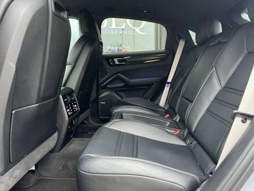 Porsche Cayenne III Turbo GT — photo 11