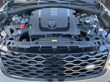 Land Rover Range Rover Velar D300 — photo 11