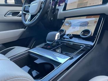 Land Rover Range Rover Velar D300 — photo 16