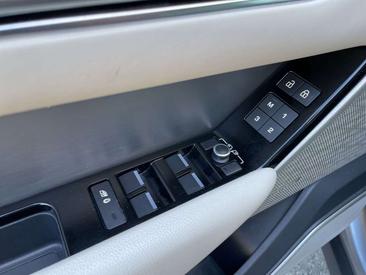 Land Rover Range Rover Velar D300 — photo 17