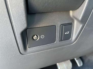 Land Rover Range Rover Velar D300 — photo 18