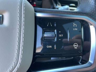 Land Rover Range Rover Velar D300 — photo 21