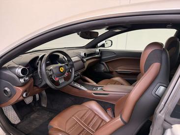 Ferrari GTC4Lusso — photo 4