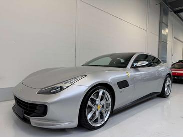 Ferrari GTC4Lusso — photo 14