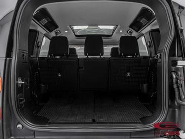 Land Rover Defender 130 Outbound — photo 16
