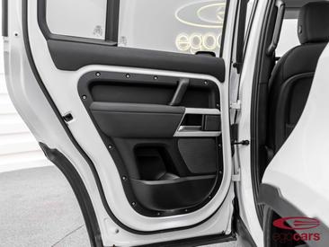 Land Rover Defender 130 Outbound — photo 17