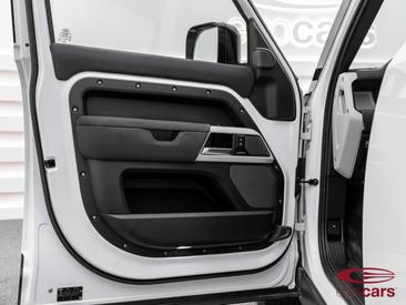 Land Rover Defender 130 Outbound — photo 18