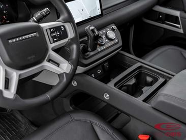 Land Rover Defender 130 Outbound — photo 20