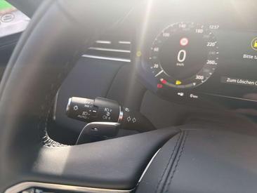 Land Rover Range Rover Sport P550e — photo 22