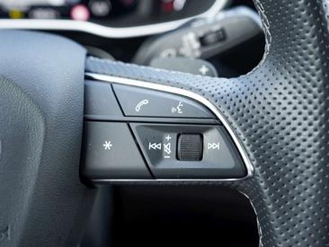 Audi Q3 35 TDI — photo 16