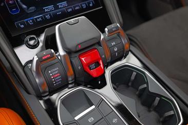 Lamborghini Urus S — photo 21