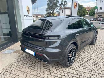 Porsche Macan Electric — photo 5