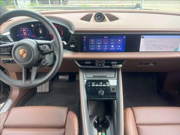 Porsche Macan Electric — photo 8