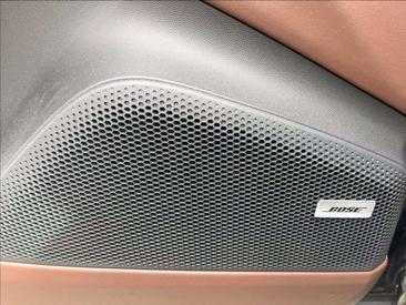 Porsche Macan Electric — photo 10