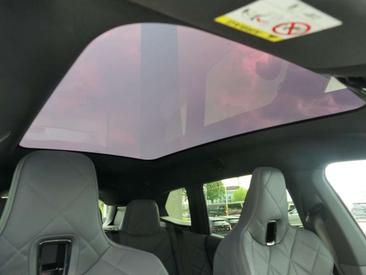 BMW IX XDrive60 — photo 11