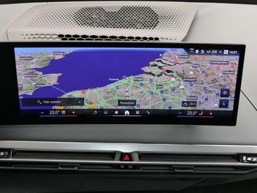 BMW IX XDrive60 — photo 18