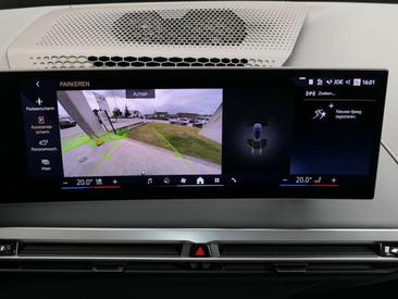 BMW IX XDrive60 — photo 20