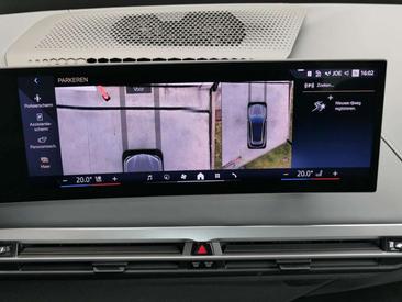 BMW IX XDrive60 — photo 24