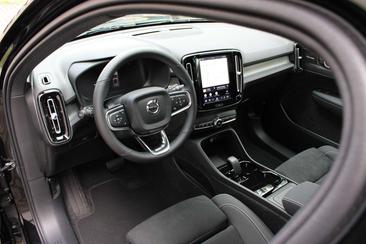 Volvo EX40 Single Motor Extended Range — photo 8