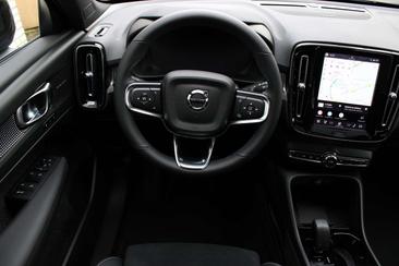 Volvo EX40 Single Motor Extended Range — photo 15