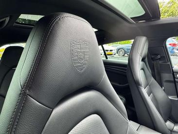 Porsche Panamera 4 E-Hybrid — photo 28