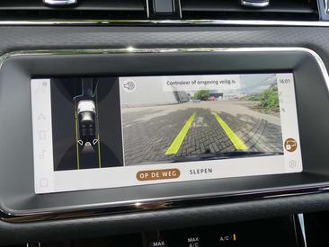 Land Rover Range Rover Evoque P300e — photo 12