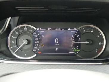 Land Rover Range Rover Evoque P300e — photo 14