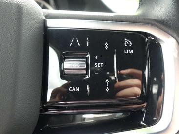 Land Rover Range Rover Evoque P300e — photo 19