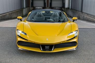 Ferrari SF90 Spider — photo 21