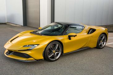 Ferrari SF90 Spider — photo 22
