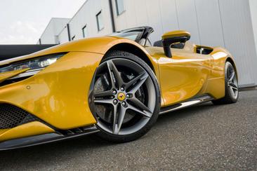 Ferrari SF90 Spider — photo 24