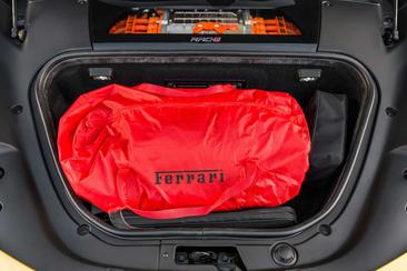 Ferrari SF90 Spider — photo 28