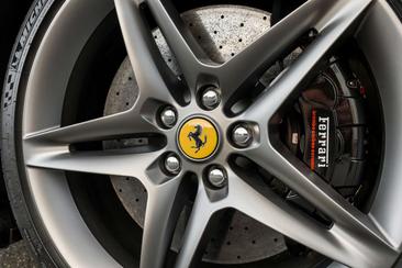 Ferrari SF90 Spider — photo 34