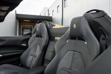 Ferrari SF90 Spider — photo 36