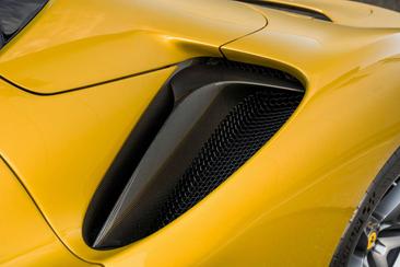 Ferrari SF90 Spider — photo 37