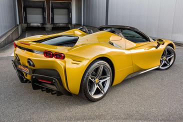 Ferrari SF90 Spider — photo 41