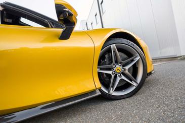 Ferrari SF90 Spider — photo 50