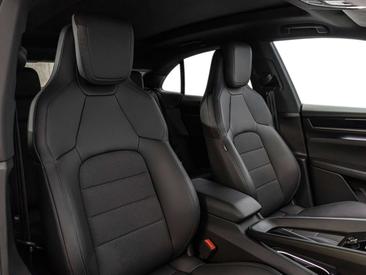 Porsche Macan 4S Electric — photo 17