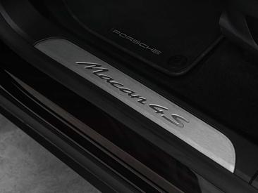 Porsche Macan 4S Electric — photo 25