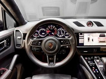 Porsche Cayenne III GTS — photo 12
