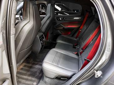 Porsche Cayenne III GTS — photo 15