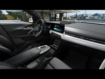 BMW IX2 EDrive20 — photo 4