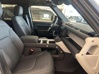 Land Rover Defender 90 D200 MHEV