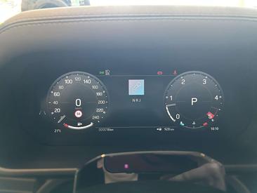 Land Rover Defender 90 D200 MHEV — photo 11